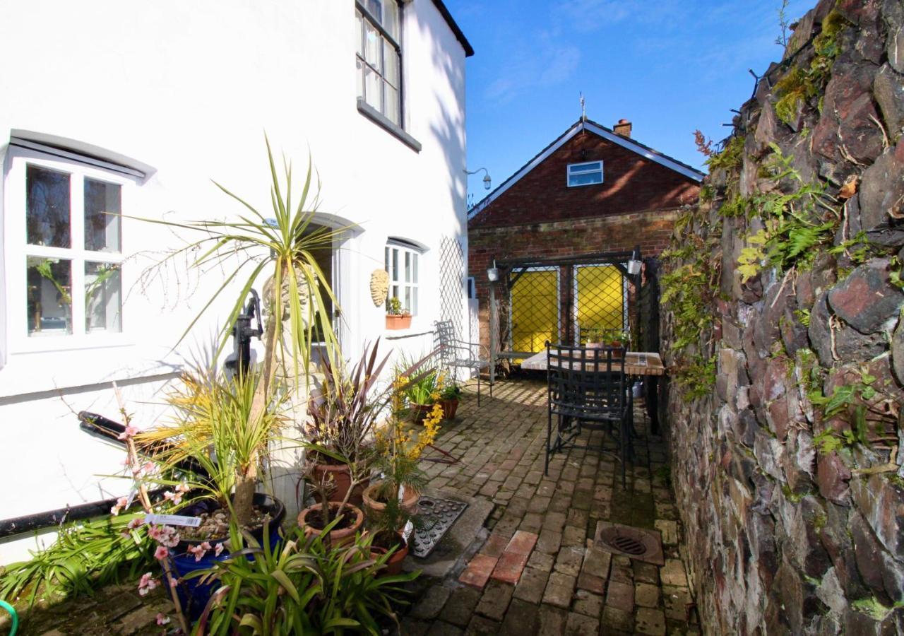 The Cottage At Barkwith House 莱斯顿 外观 照片